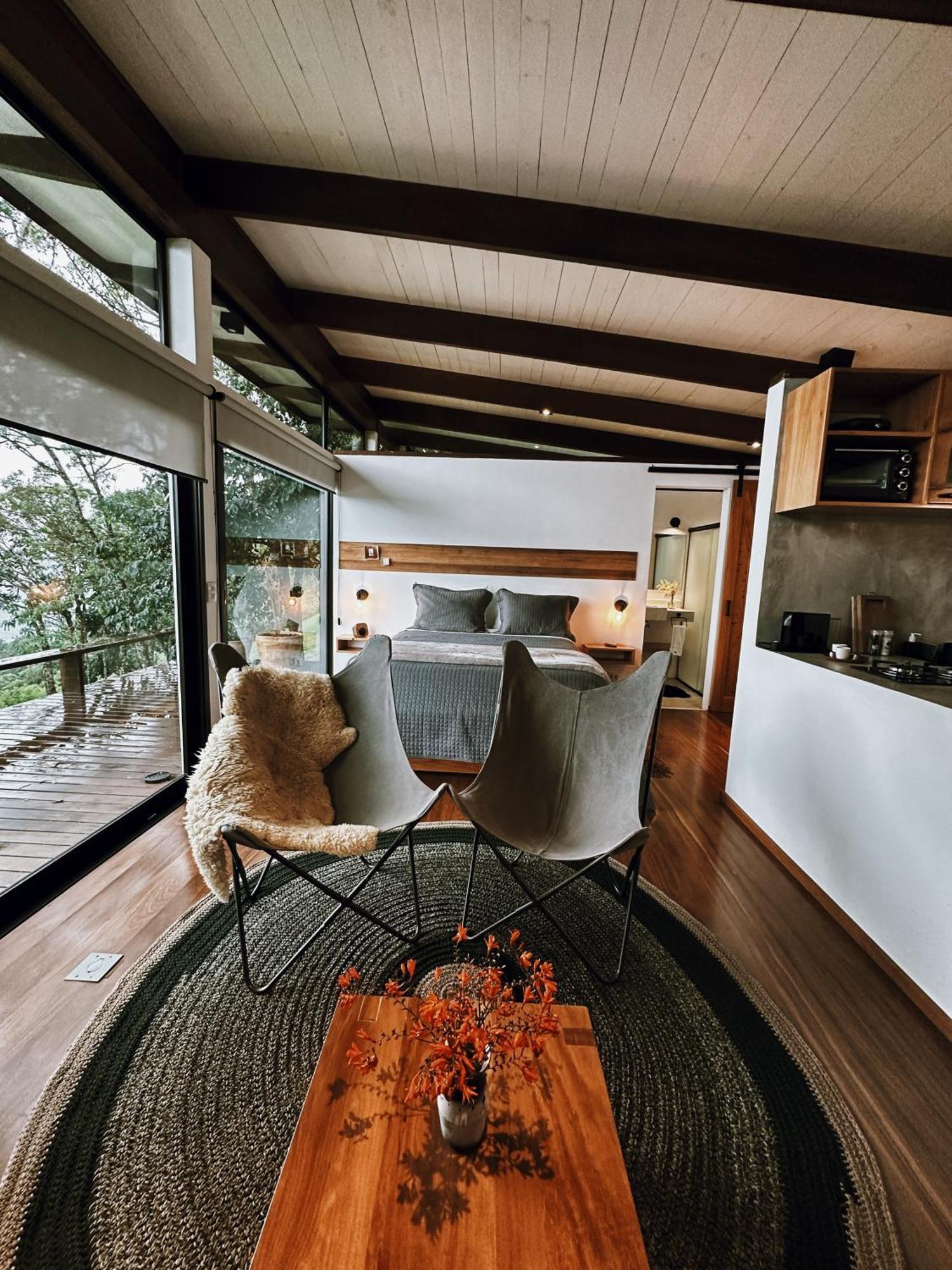 Futucatuia Brisa • Arquitetura única nas montanhas Gonçalves Quarto foto